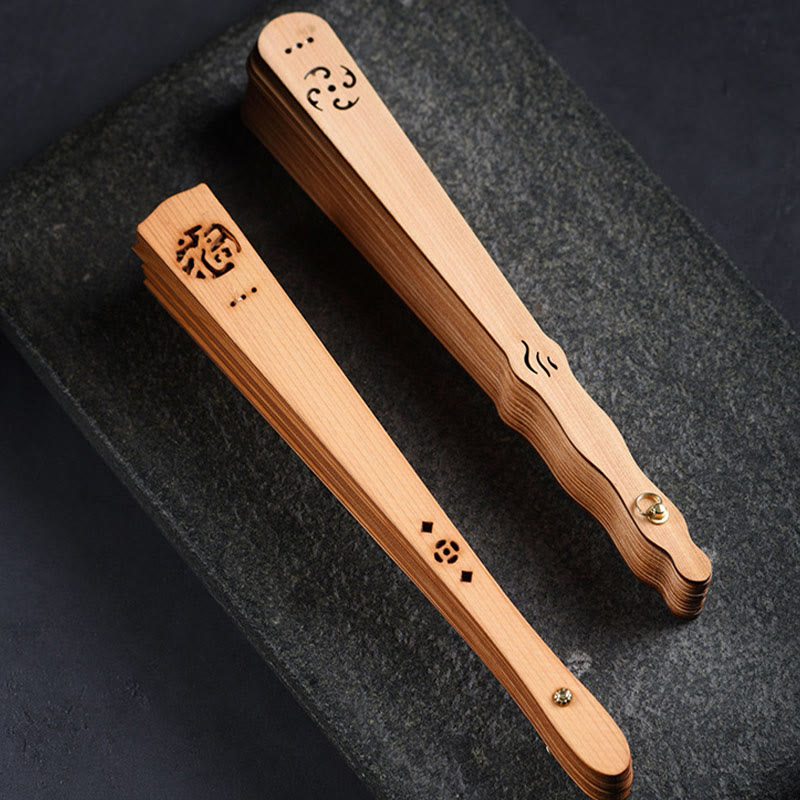 18cm Thuja Sutchuenensis Wood Auspicious Clouds Chinese Folding Fan