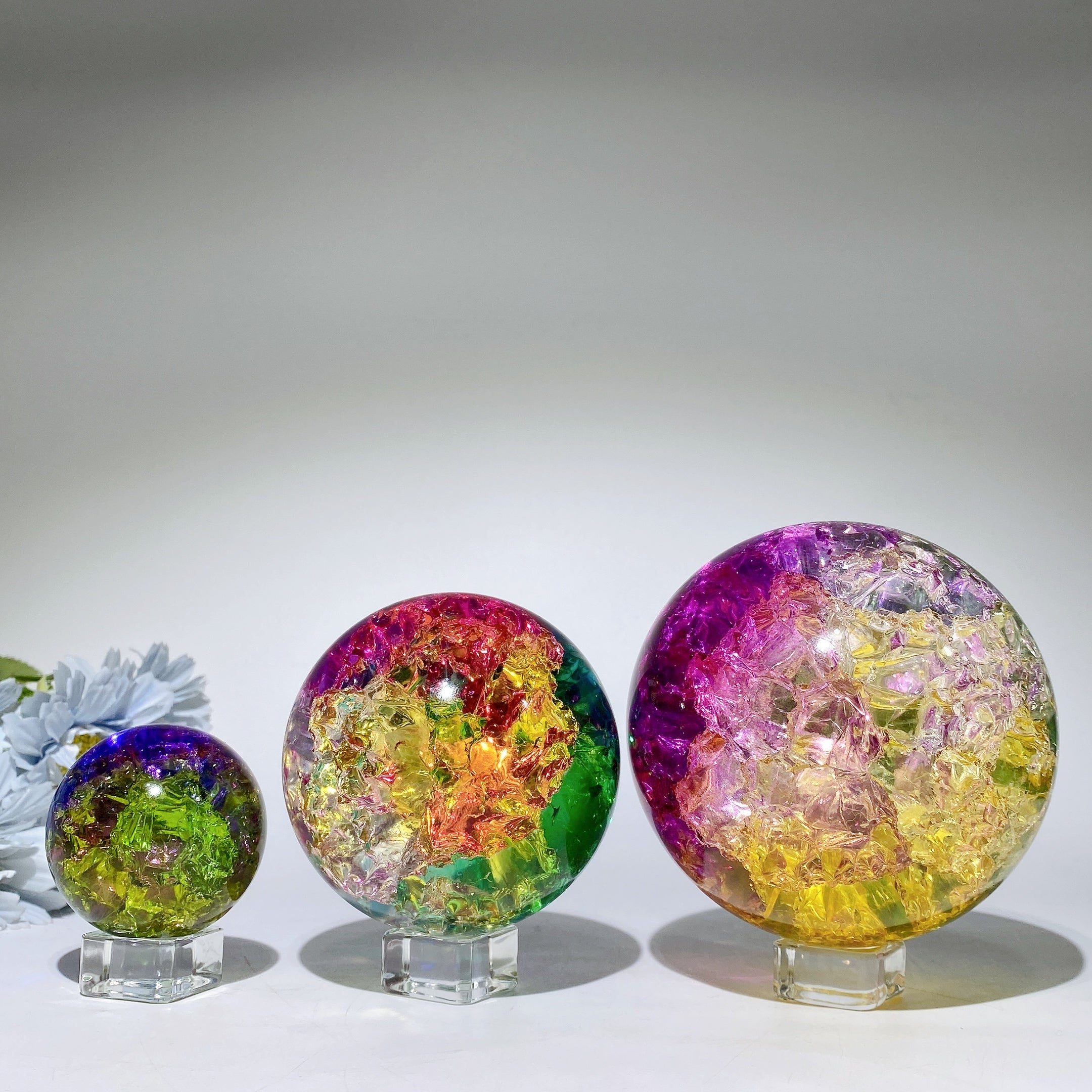 2-4 inch Crack Glass Crystal Sphere for Spiritual Healing