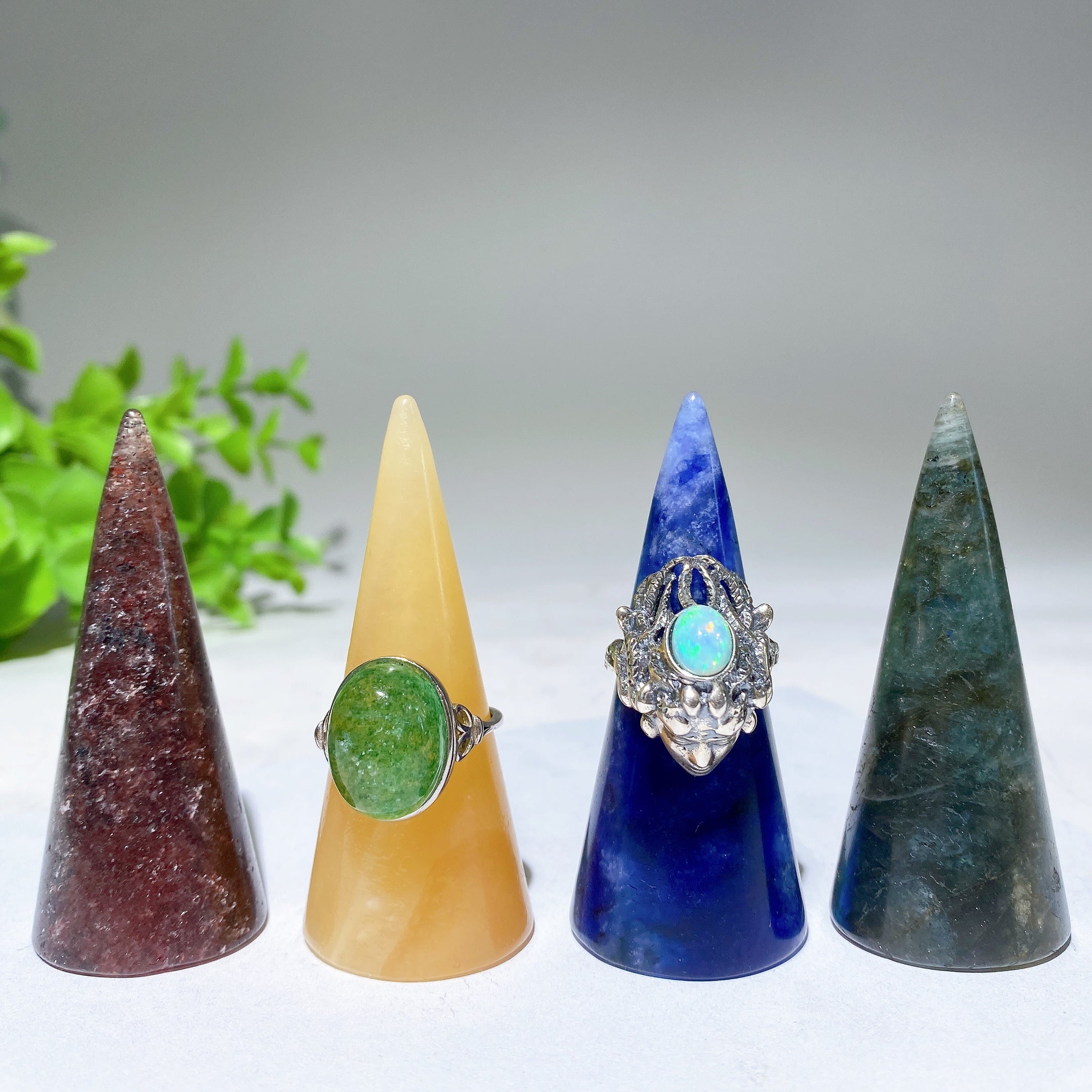 2.4 Inch Mixed Crystal Ring Display Stand for Healing