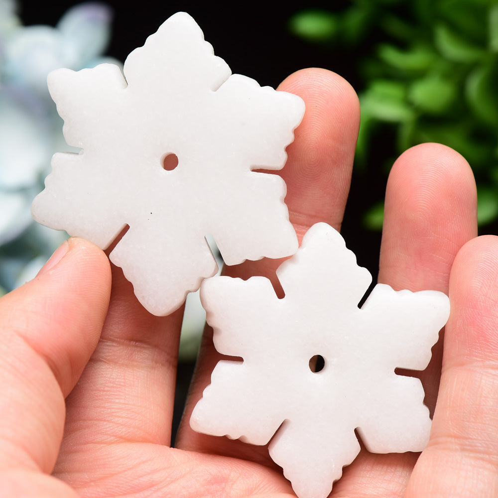 2-Inch White Jade Snowflake Crystal Figurine Carving