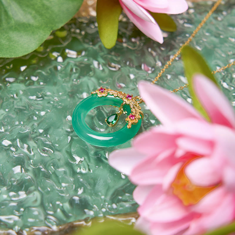 Green Chalcedony Peace Buckle Strength Necklace