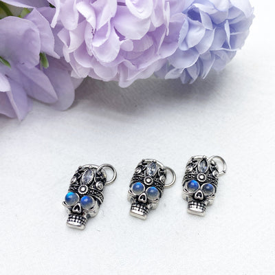 2cm Grey Moonstone Skull Pendant for Healing Meditation