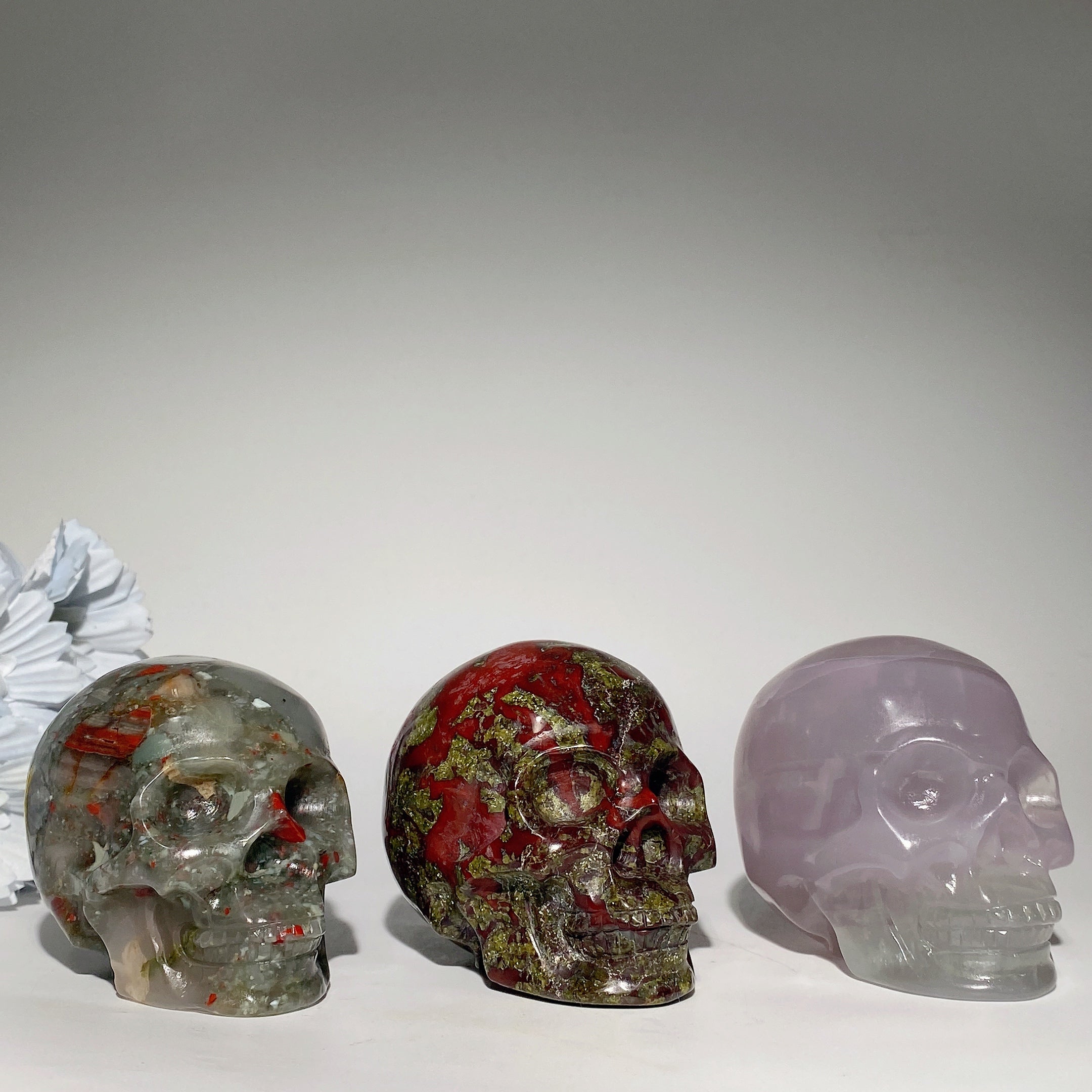 3.1-3.3 inch Mixed Crystal Skull Healing Carvings
