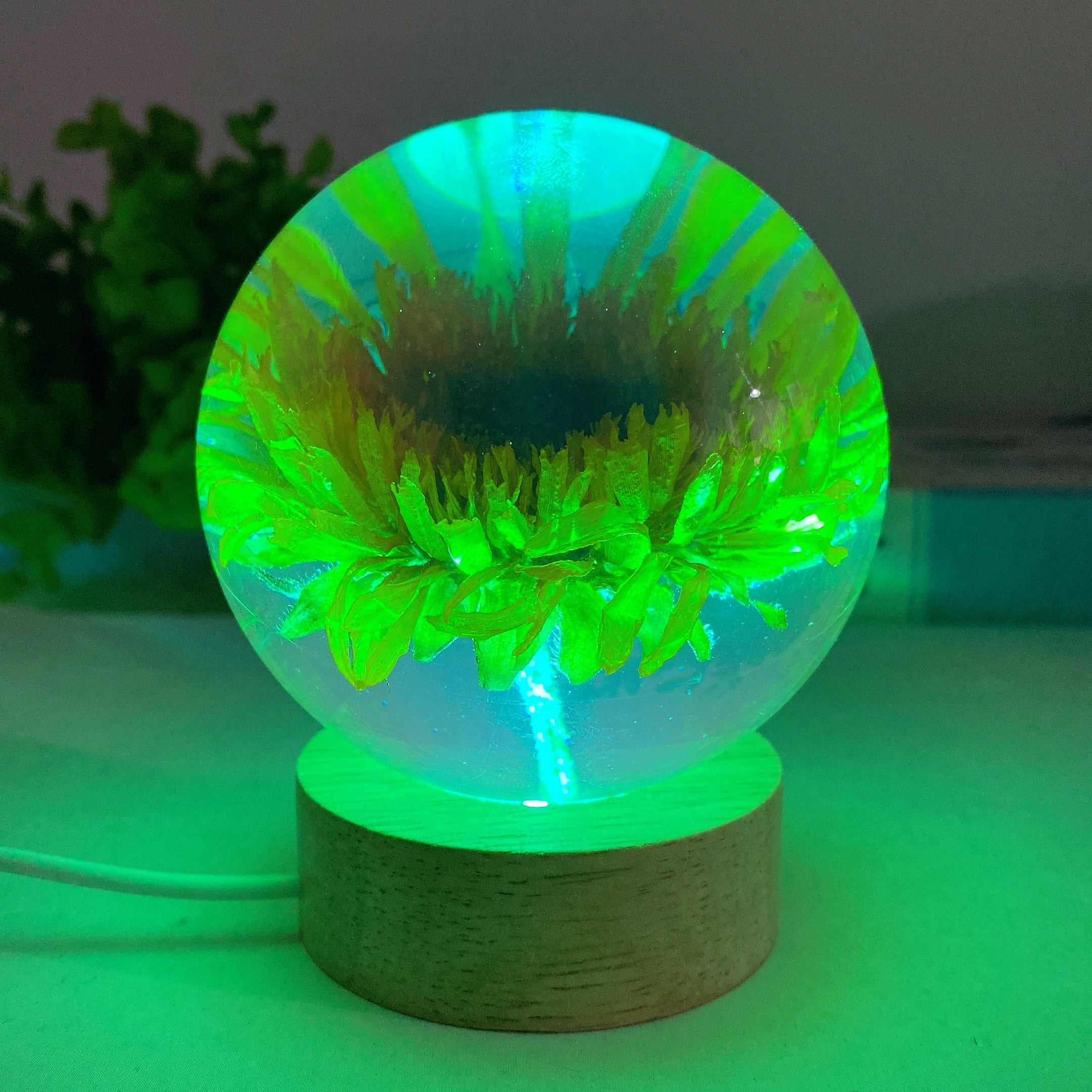 3.1 inch Resin Sunflower Sphere with Wooden Lamp Stand