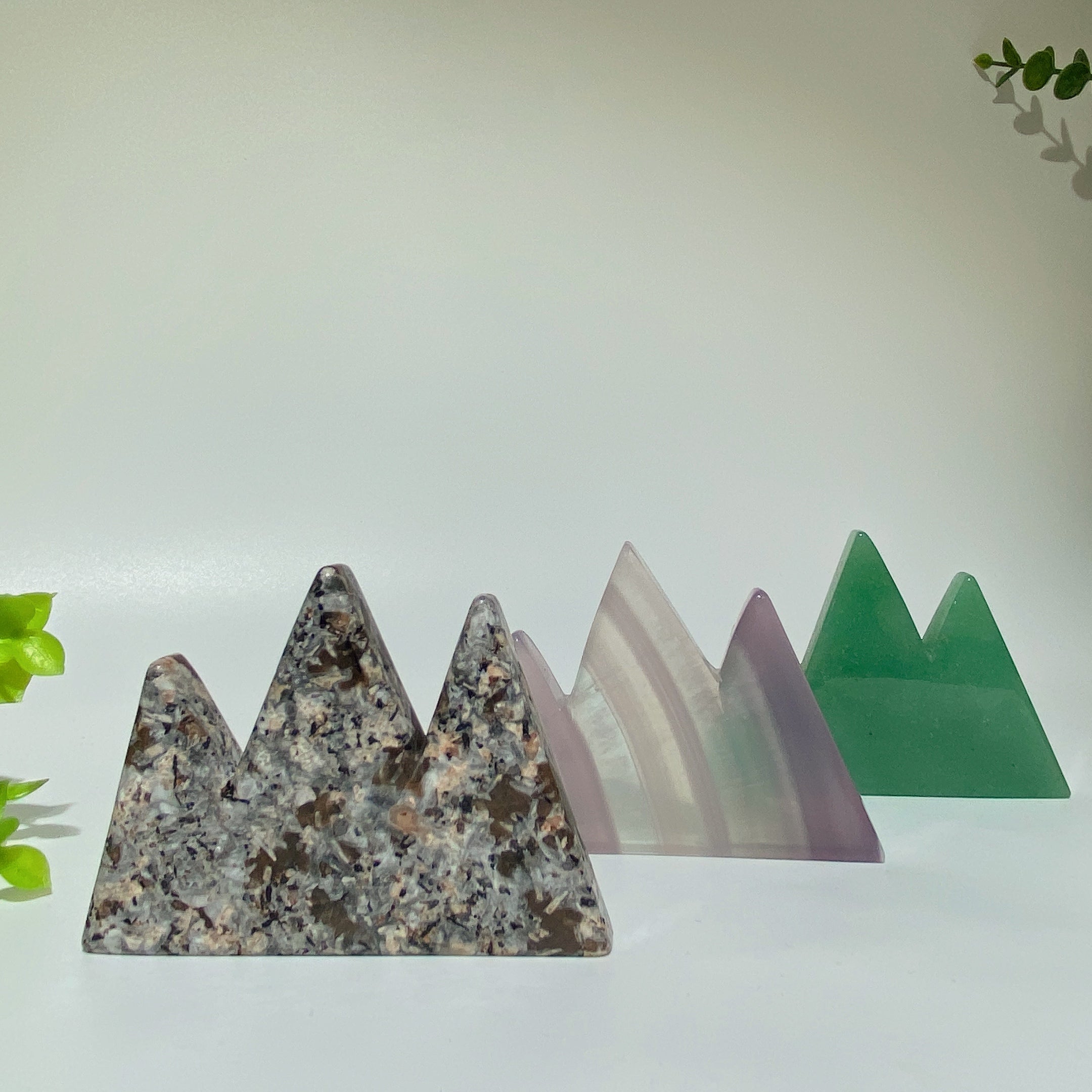 3.2-inch Mixed Crystal Mountain Carving for Healing Decor