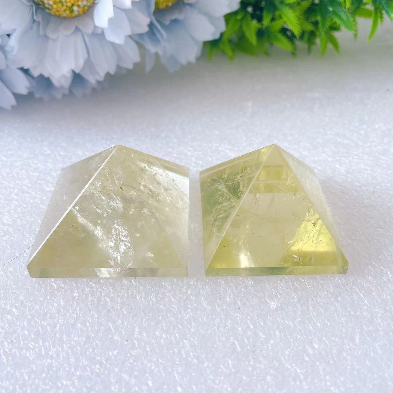 3.5-4cm Citrine Crystal Pyramid for Healing Energy