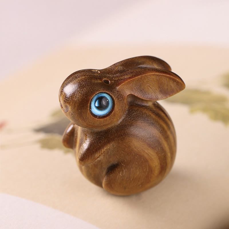 3.6cm Small Leaf Red and Green Sandalwood Lucky Rabbit Zen Decor