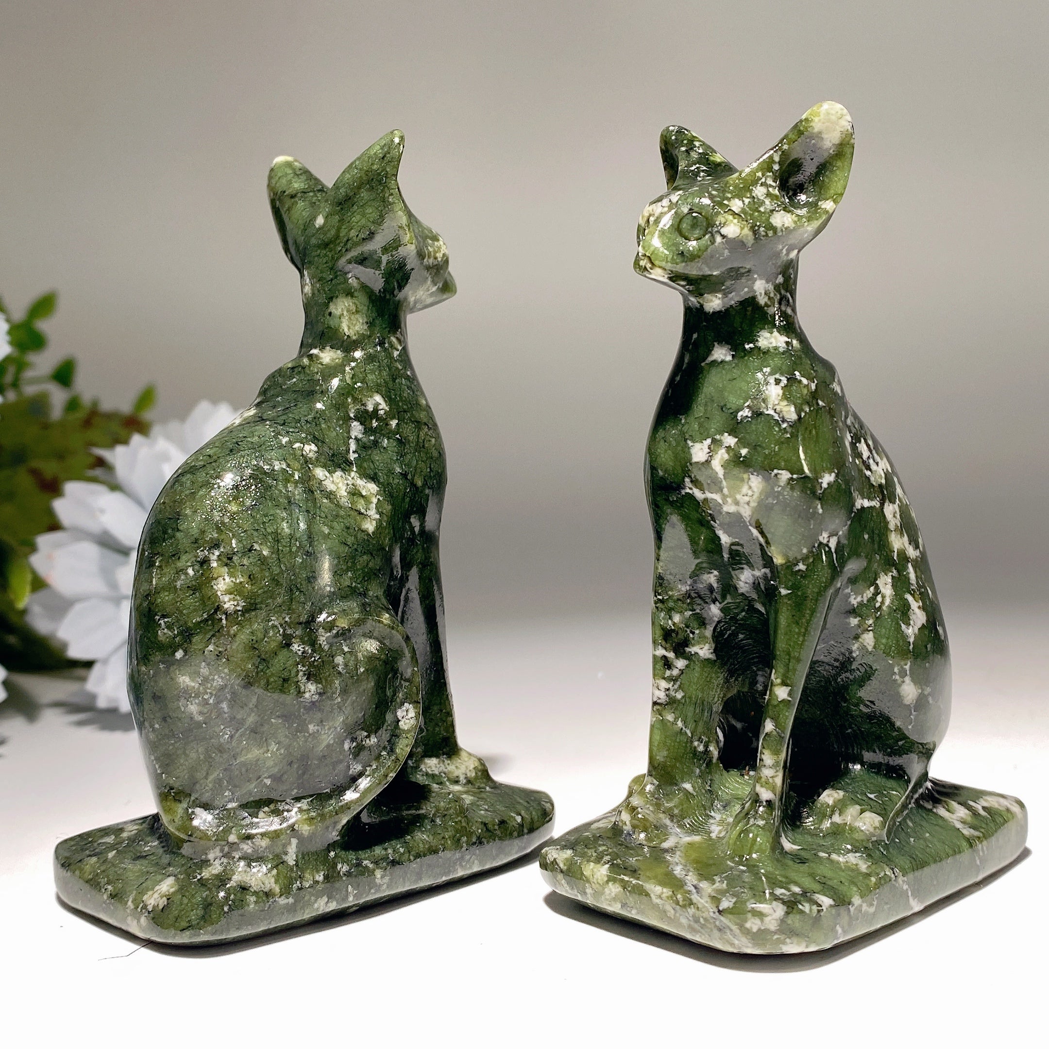 3.8 inch Serpentine Crystal Cat Carving for Healing