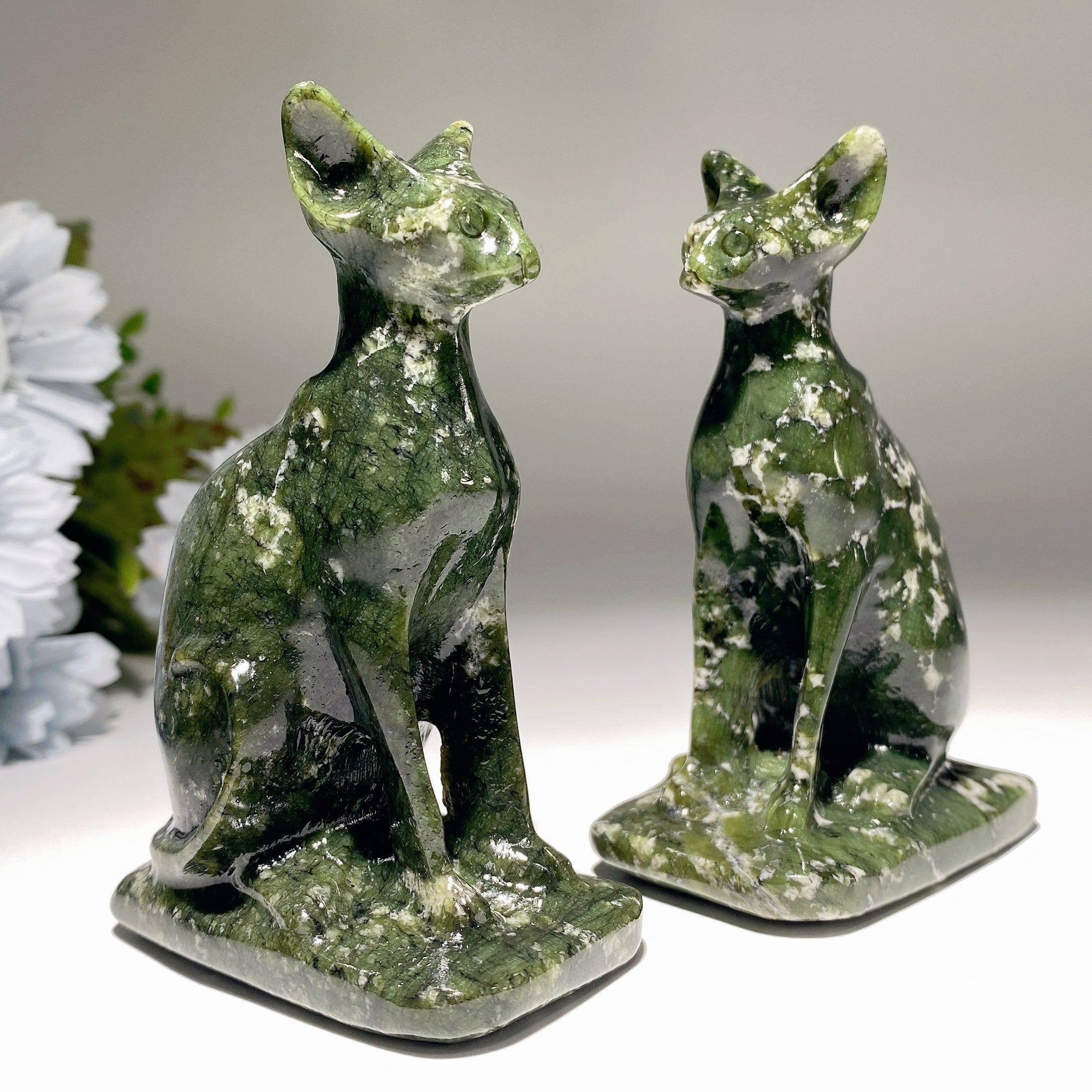 3.8 inch Serpentine Crystal Cat Carving for Healing