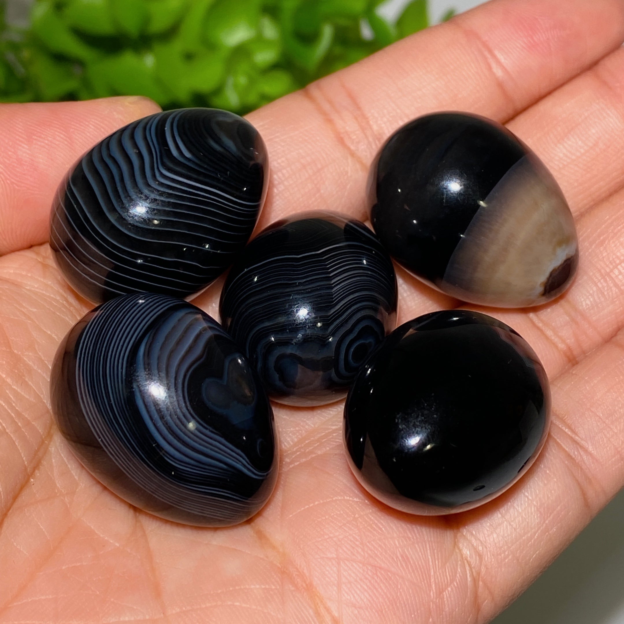 30mm Black Banded Agate Crystal Egg for Healing & Meditation