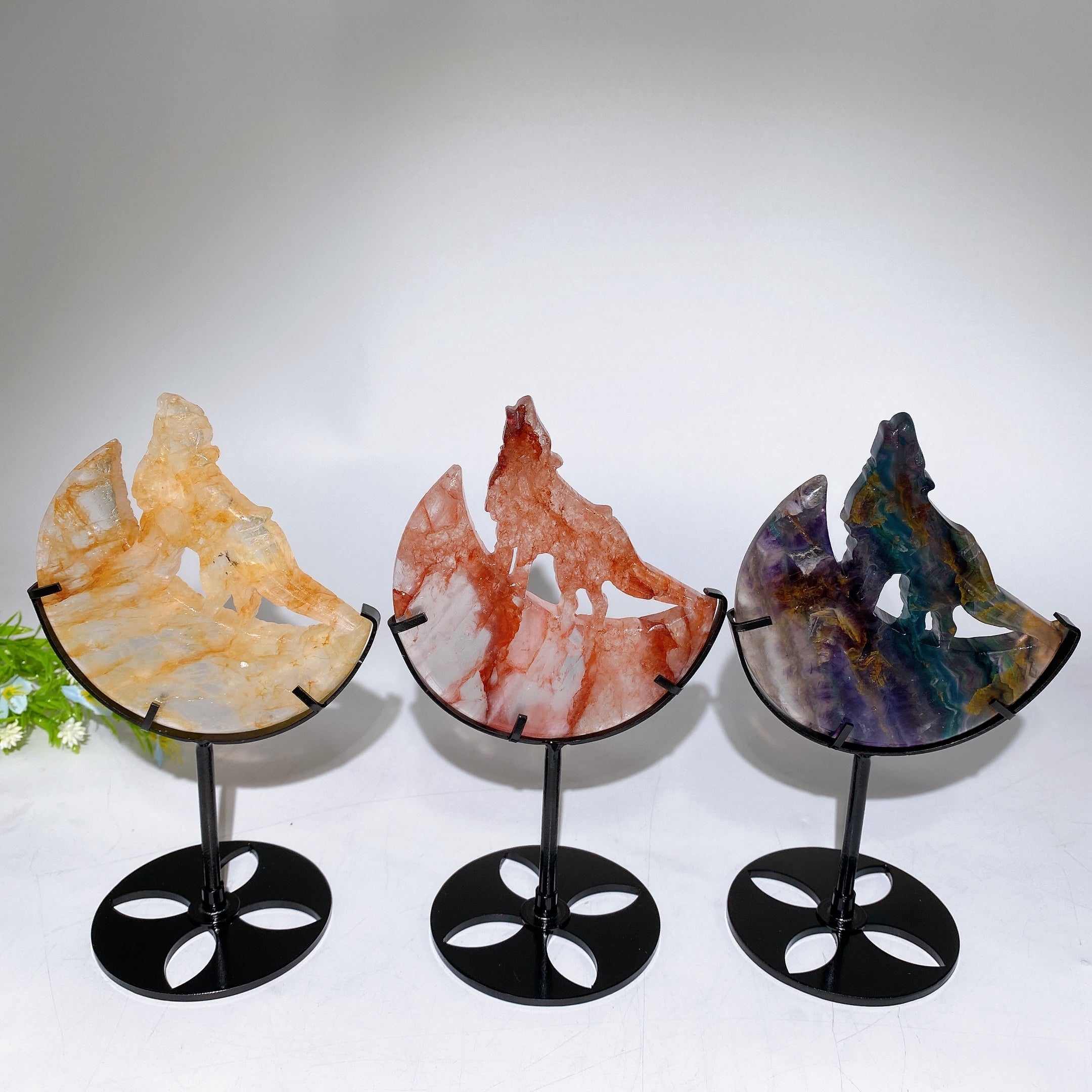4.0-4.4" Crystal Wolf Carving on Moon with Stand
