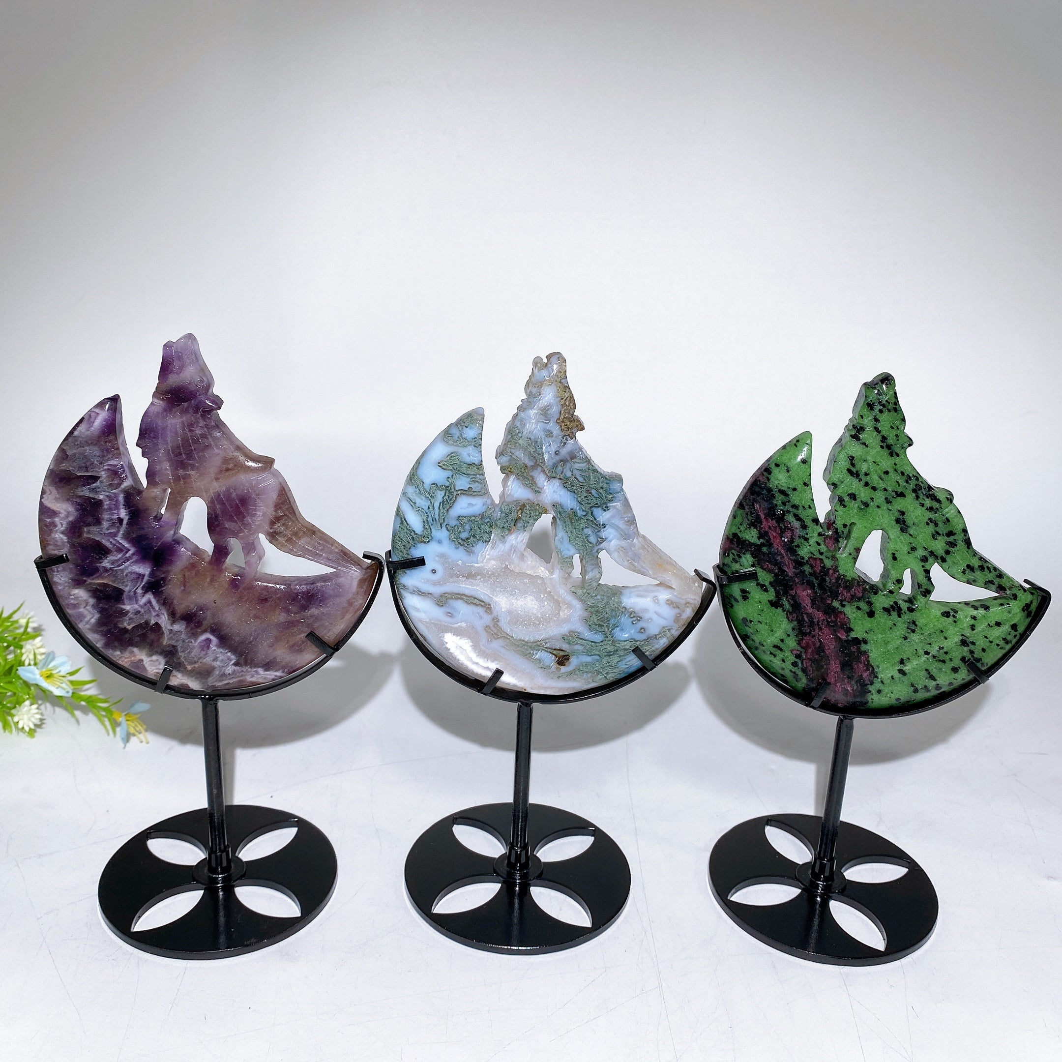 4.0-4.4" Crystal Wolf Carving on Moon with Stand