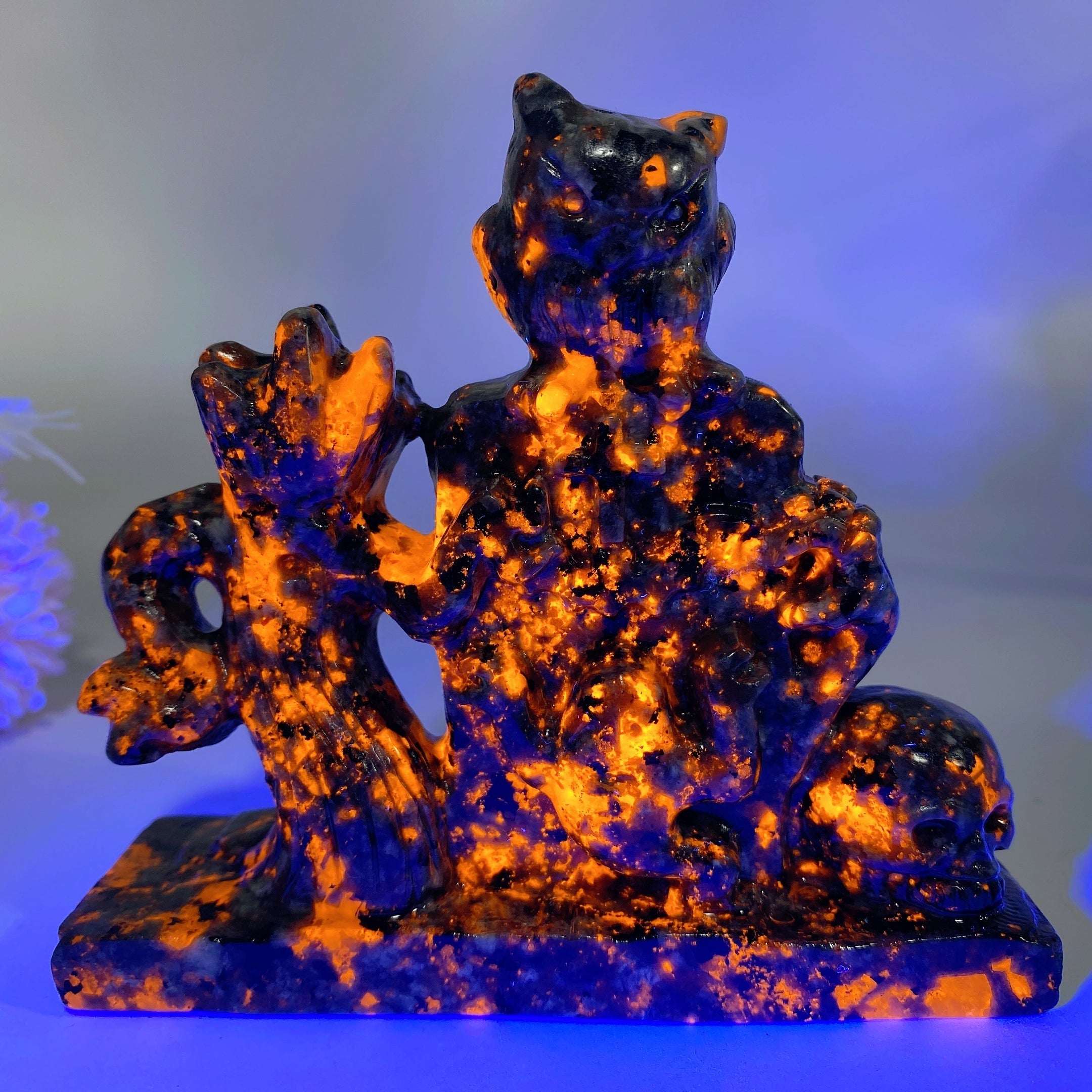 4.2 Inch Yooperlite Halloween Scene Spiritual Statue
