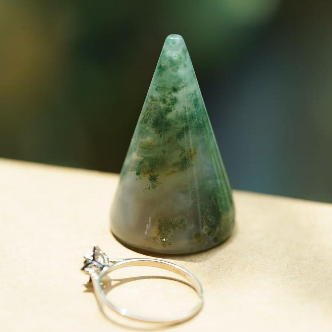 4cm Crystal Ring Holder for Healing Energy & Decor