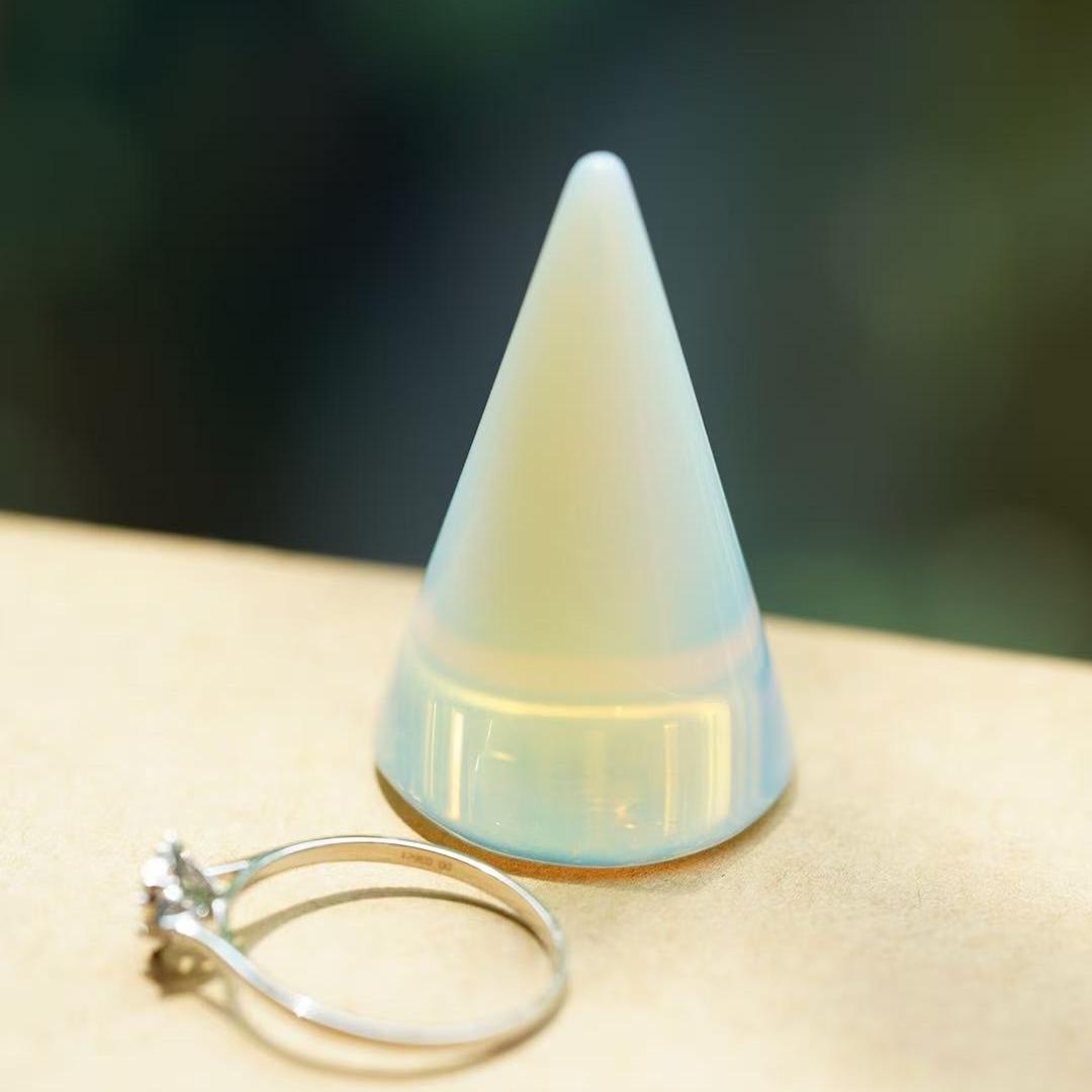 4cm Crystal Ring Holder for Healing Energy & Decor