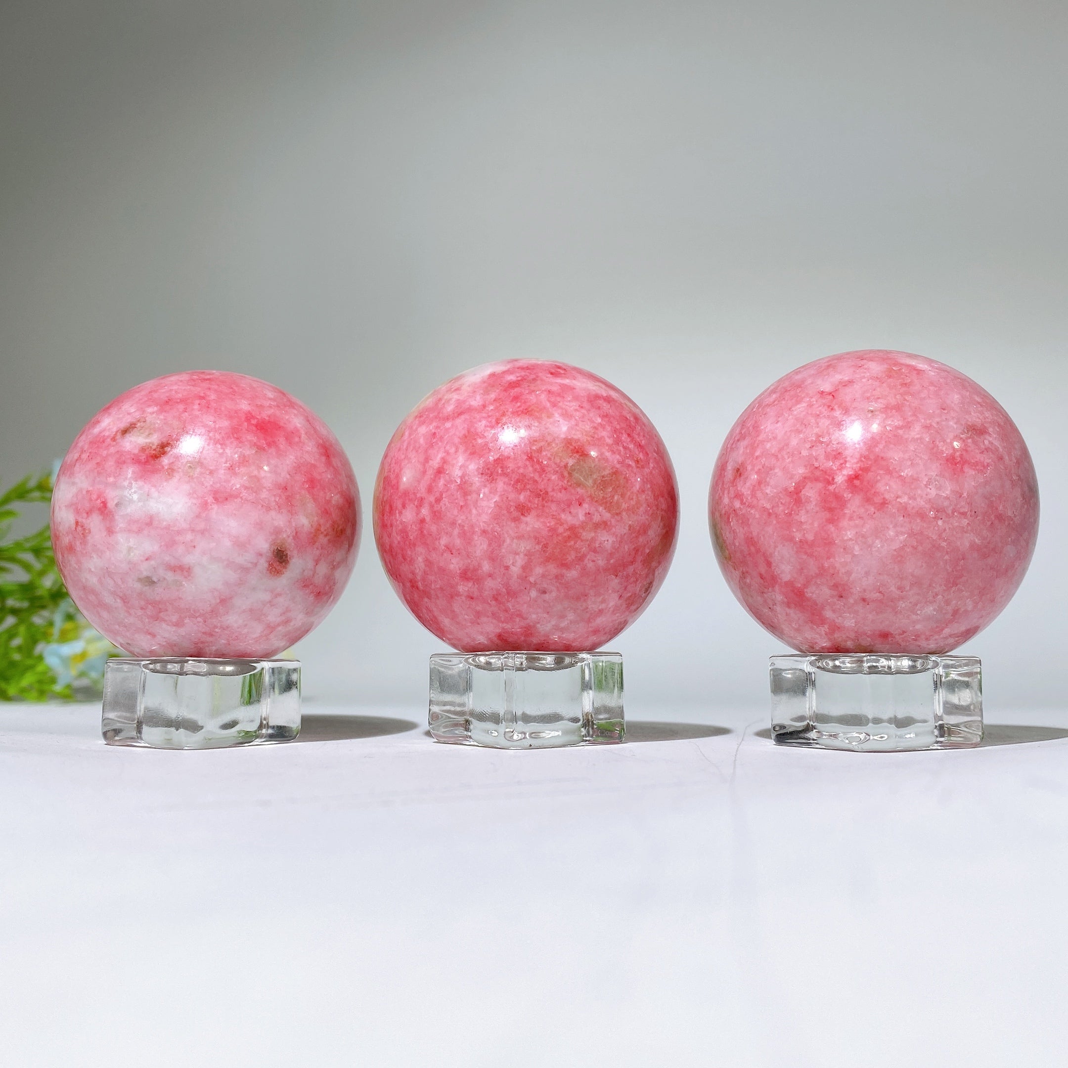 50mm Zoisite UV Reactive Crystal Sphere for Healing