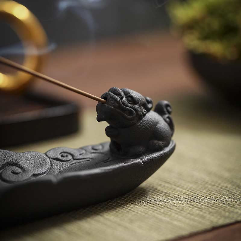 Ceramic Auspicious Clouds Pixiu Incense Burner for Meditation