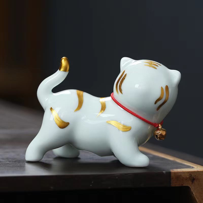 6.8cm Mini Ceramic Tiger Tea Pet Figurine for Spiritual Decor
