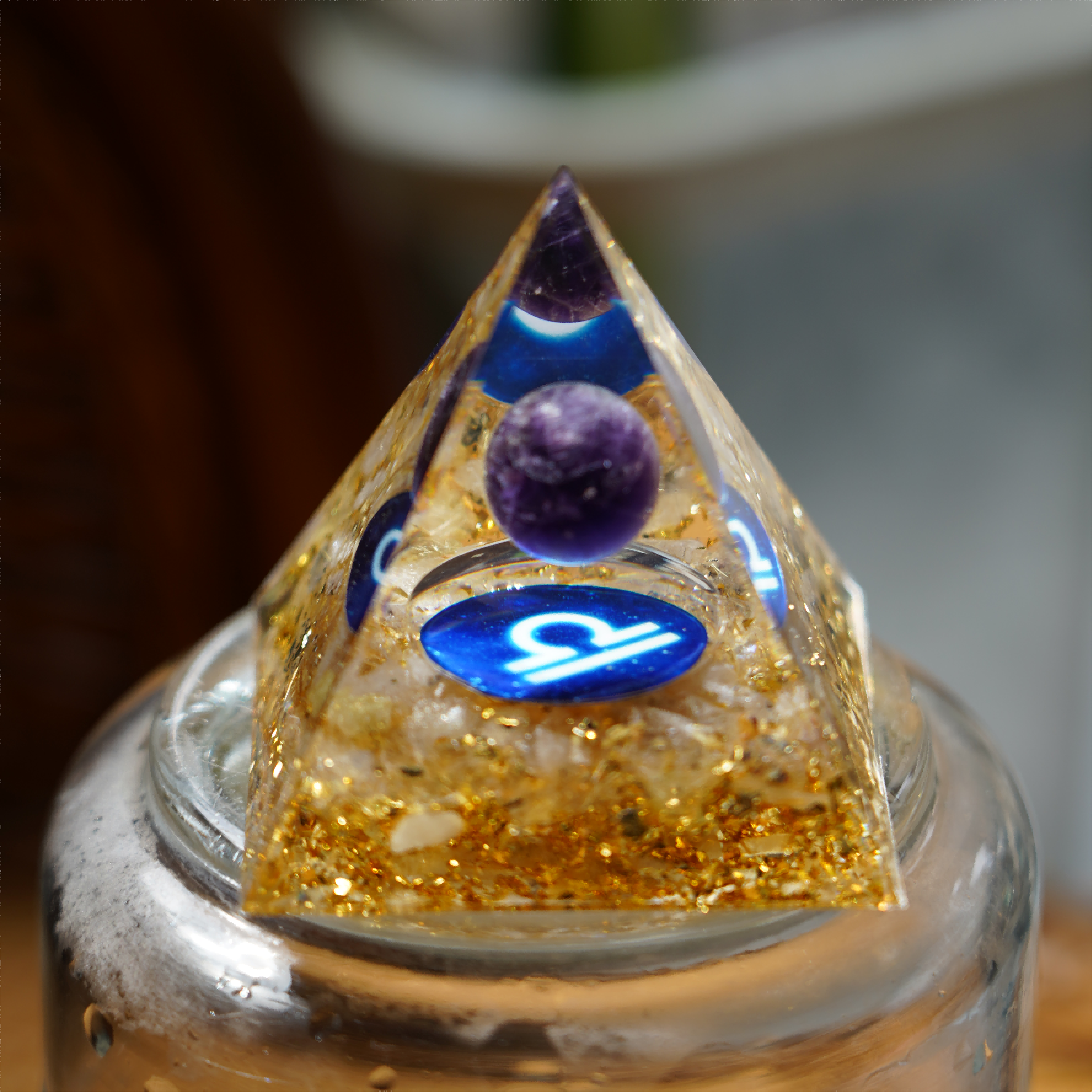 6cm Zodiac Orgone Resin Crystal Chips Healing Pyramid for Energy