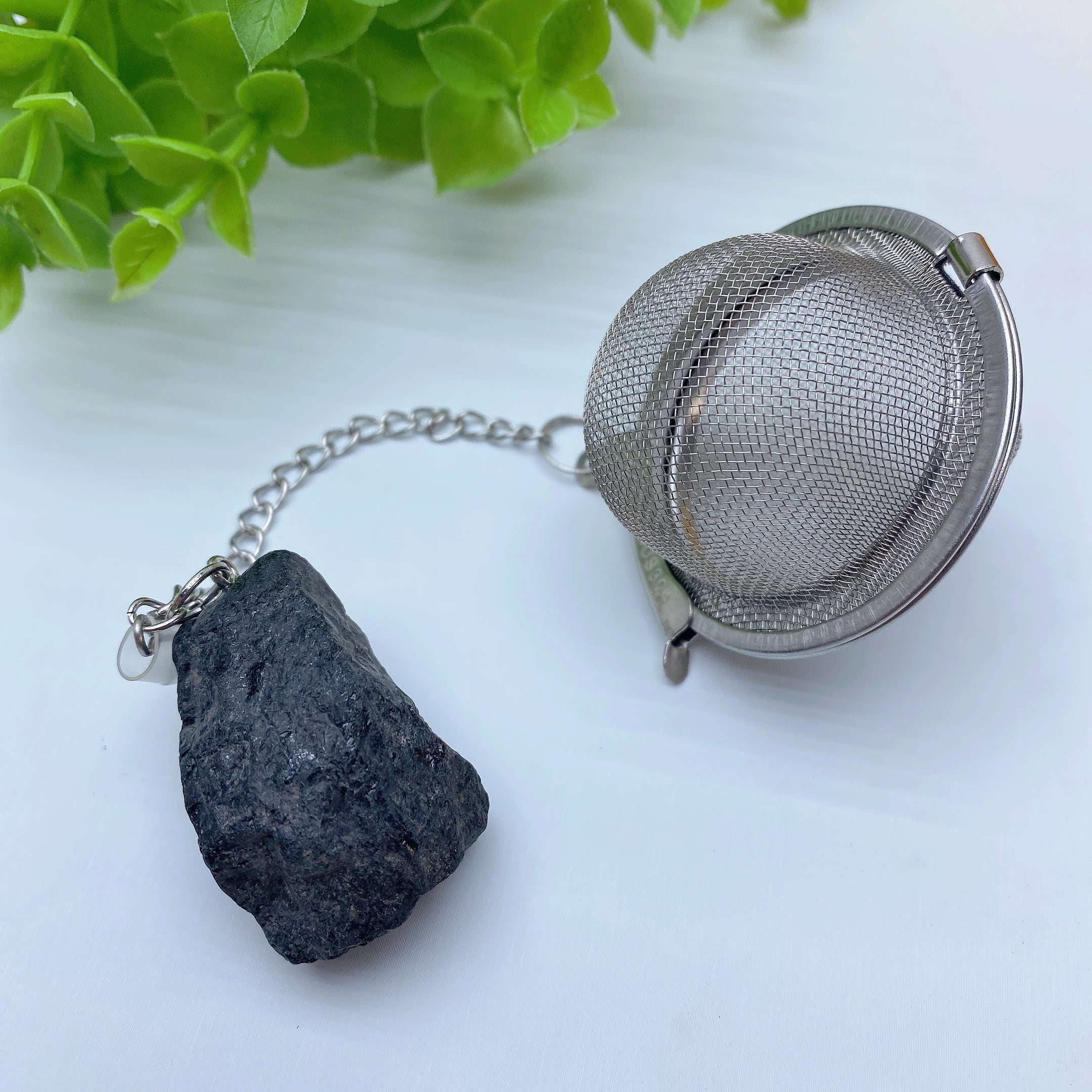 7-Inch Crystal Tea Strainer with Raw Stone Decor for Healing