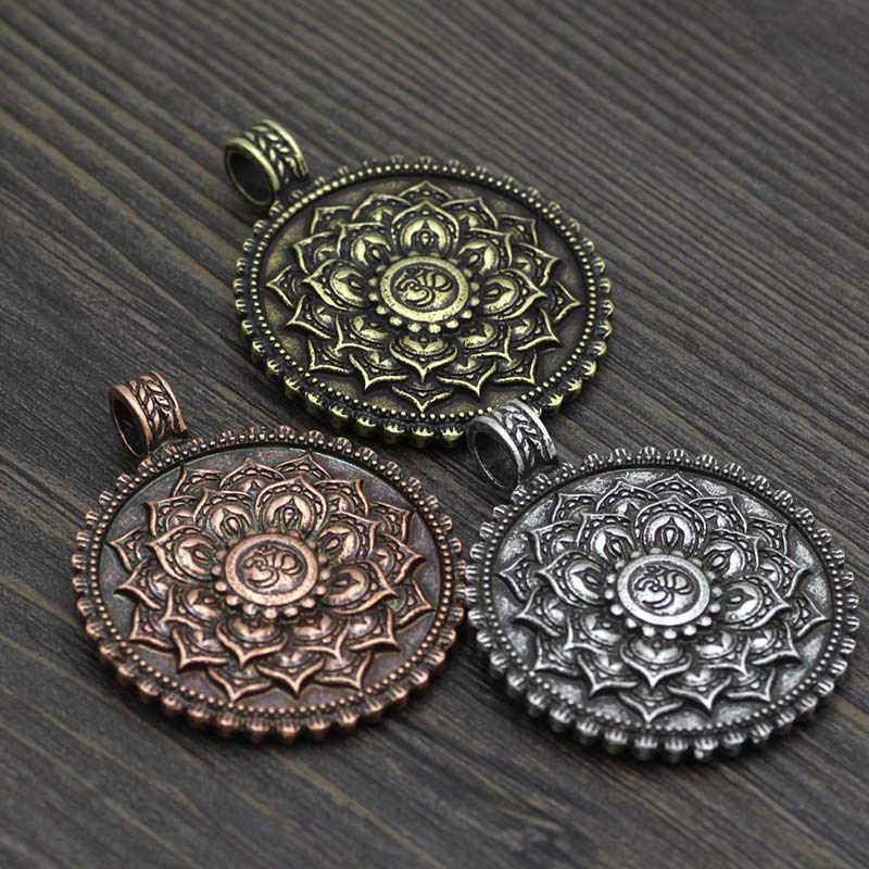 Unisex Electroplated Om Mani Padme Hum Necklace with Lotus Pattern