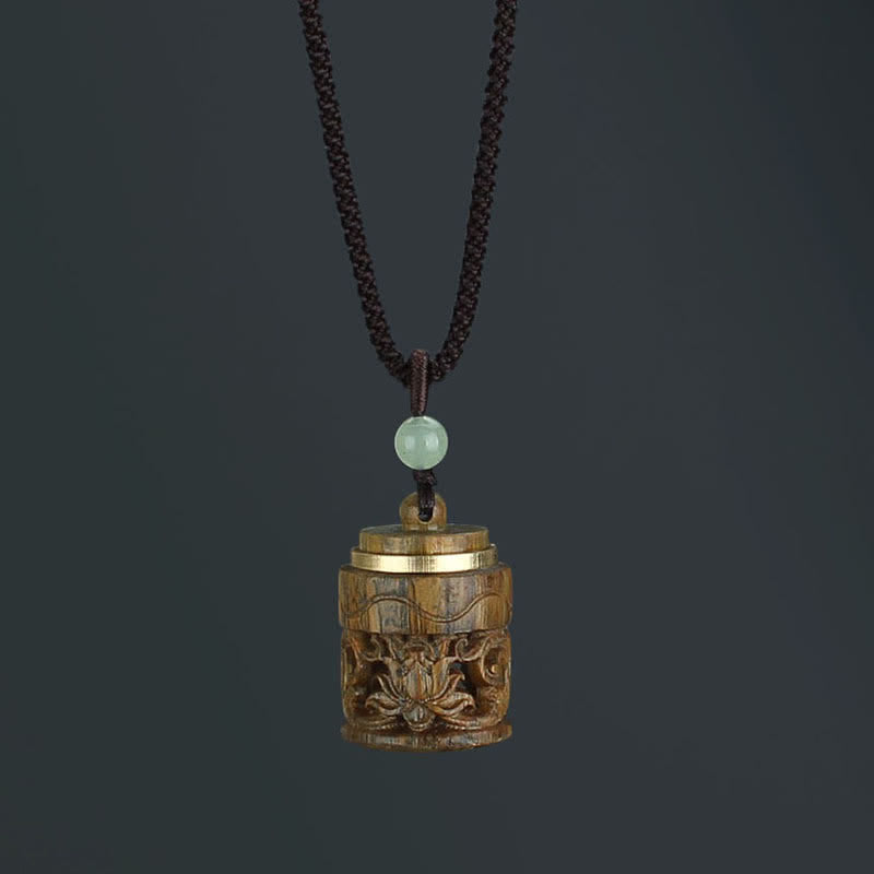 Om Mani Padme Hum Green Sandalwood Necklace for Soothing Peace