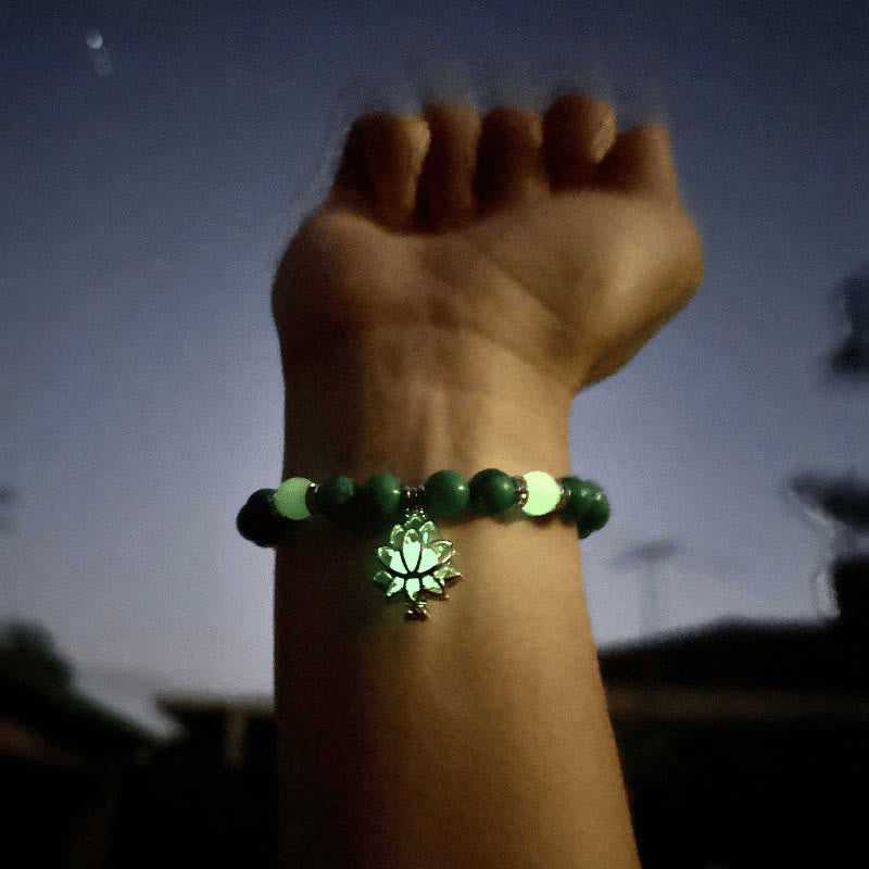 8mm Turquoise Glowstone Protection Bracelet for Meditation