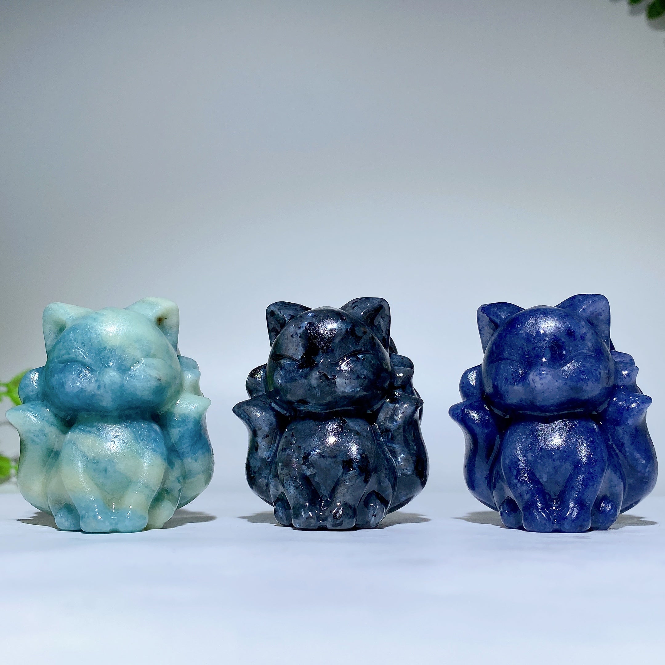 1.9 inch Mixed Crystal Nine-Tails Fox Carving Figurine