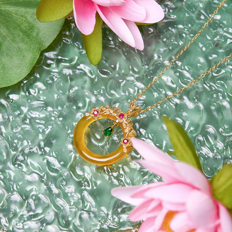 Green Chalcedony Peace Buckle Strength Necklace