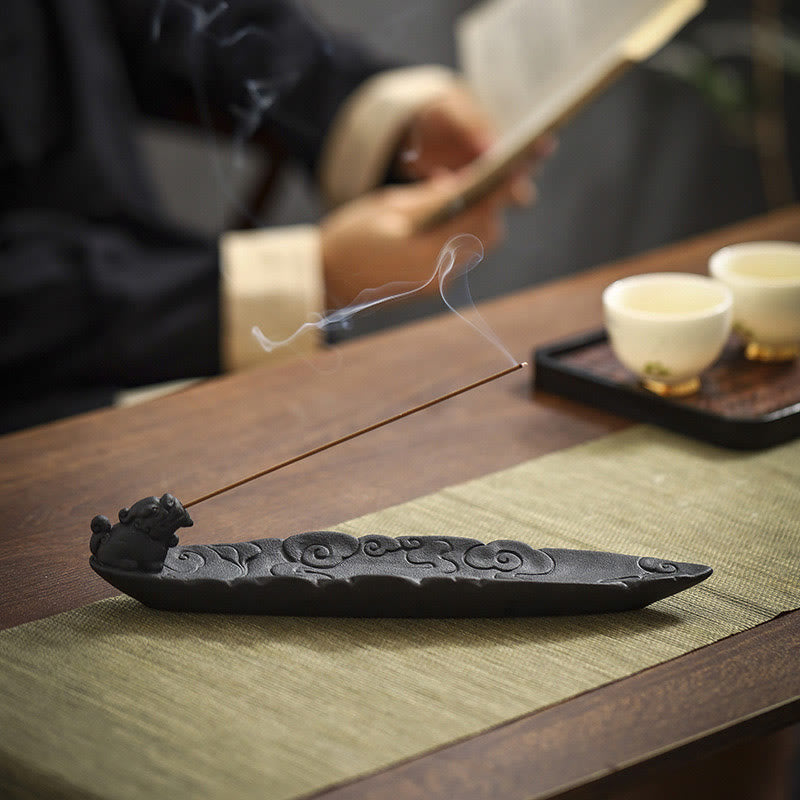 Ceramic Auspicious Clouds Pixiu Incense Burner for Meditation
