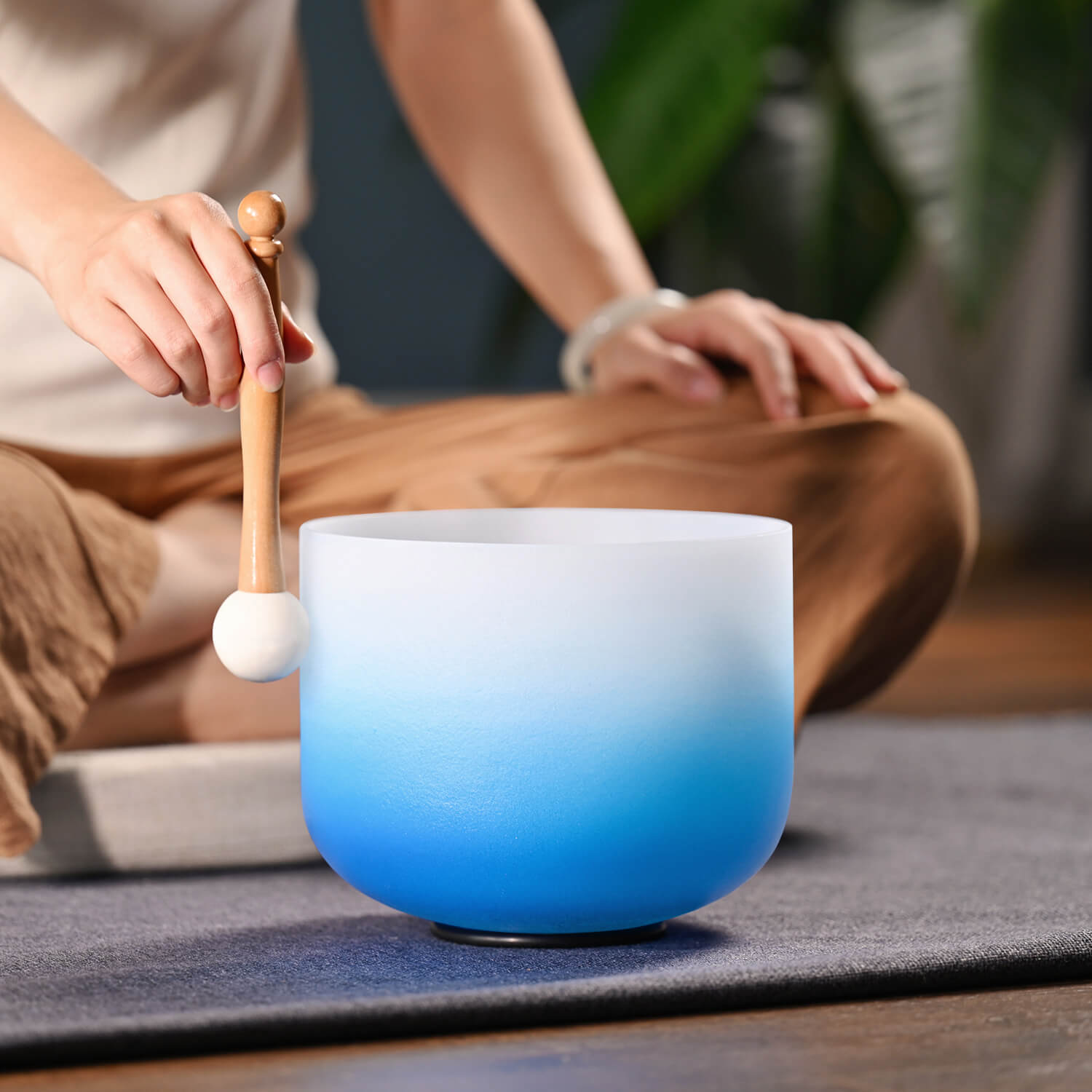 Frosted Crystal Singing Bowl in Ombré Blue-White for Throat Chakra Healing Meditation