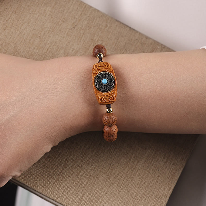 10mm Green Sandalwood Om Mani Padme Hum Bracelet