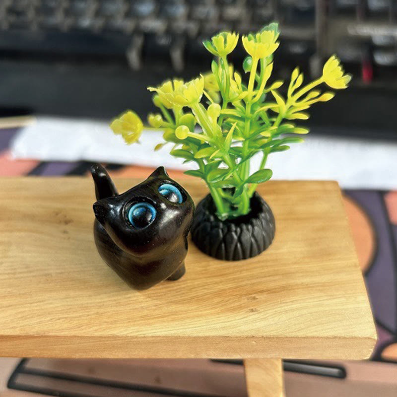 Green Sandalwood Lucky Cat Figurine for Positive Energy