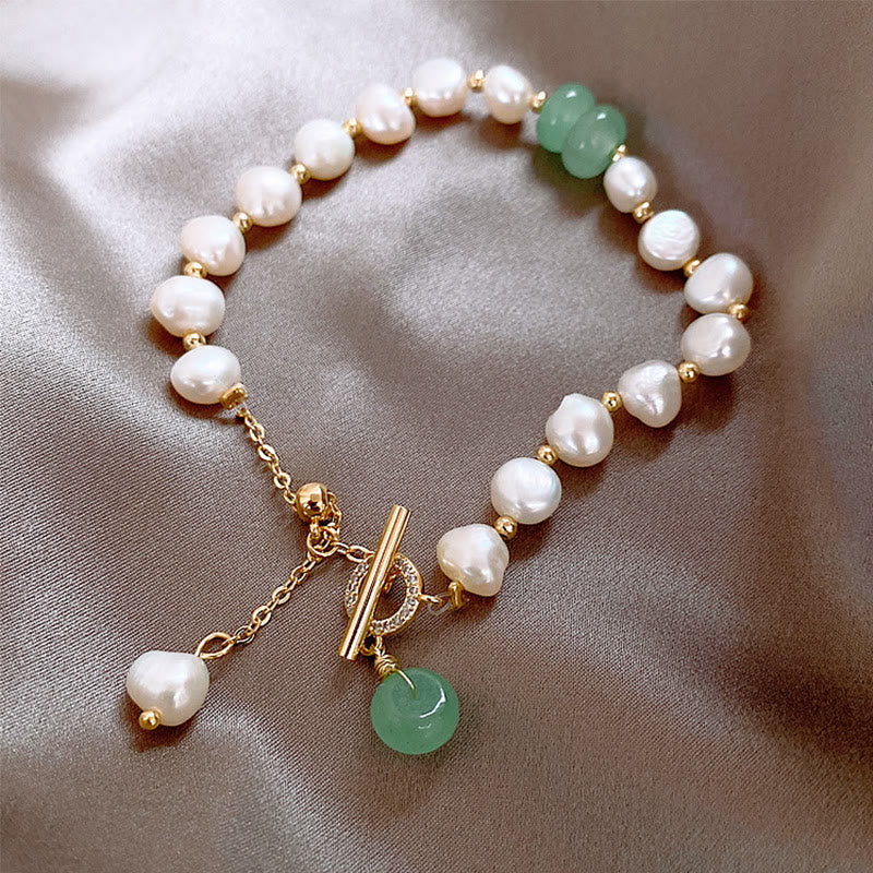 Healing Pearl Bracelet with Green Strawberry Quartz for Wisdom