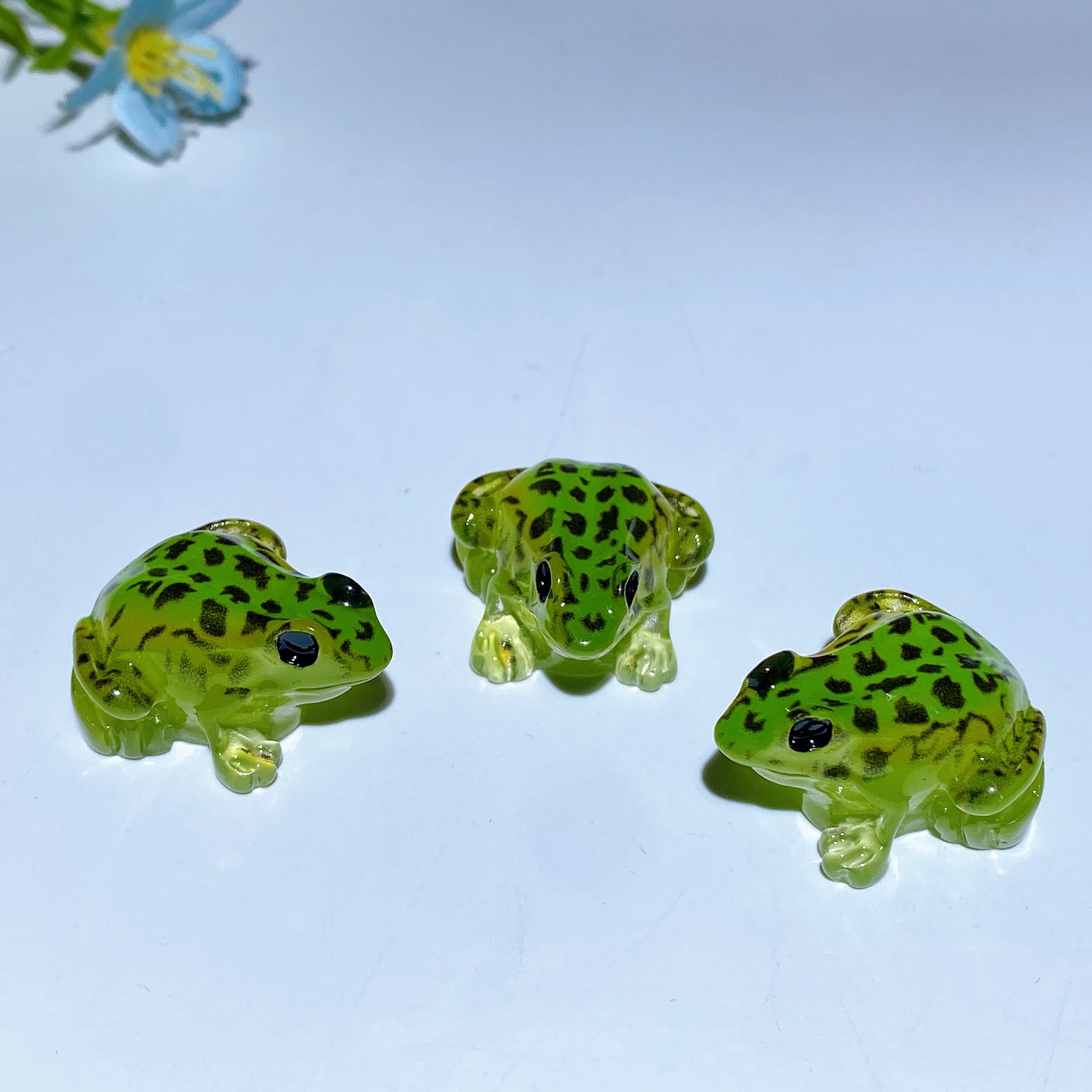 Luminous 25mm Crystal Frog Carving Figurine