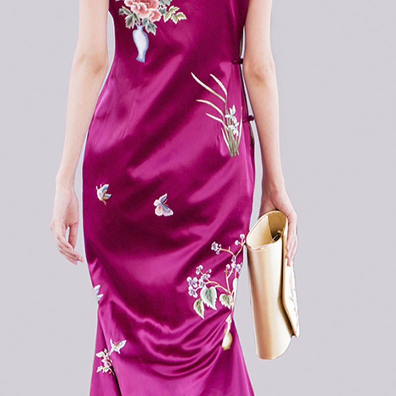 Magnolia Su Embroidered Medium Bag for Spiritual Elegance