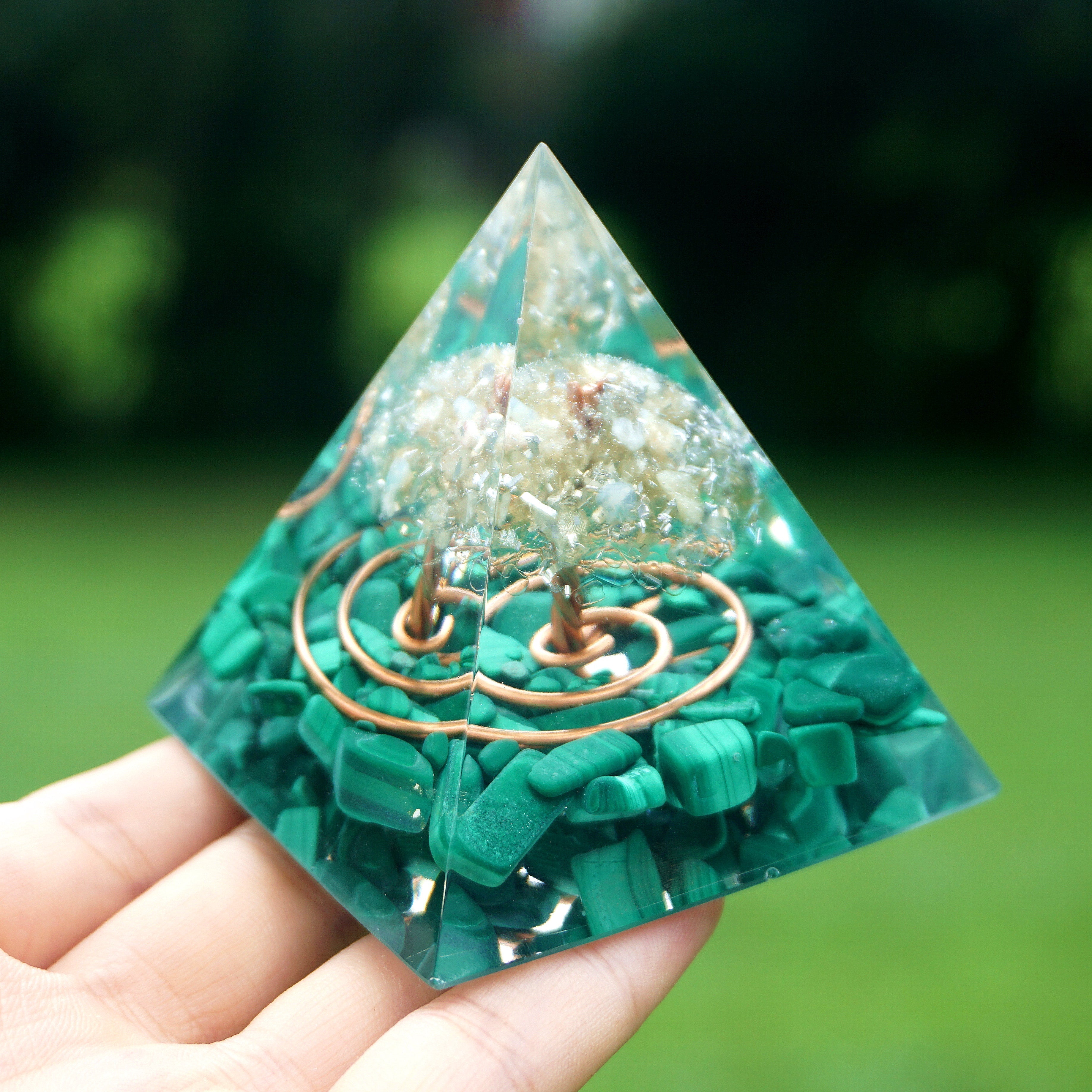 Manifesting Magic Malachite Pyramid for Meditation