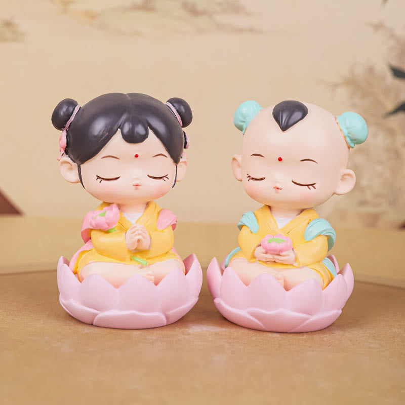 Meditation Avalokitesvara Resin Statue with Boy and Girl Figurines