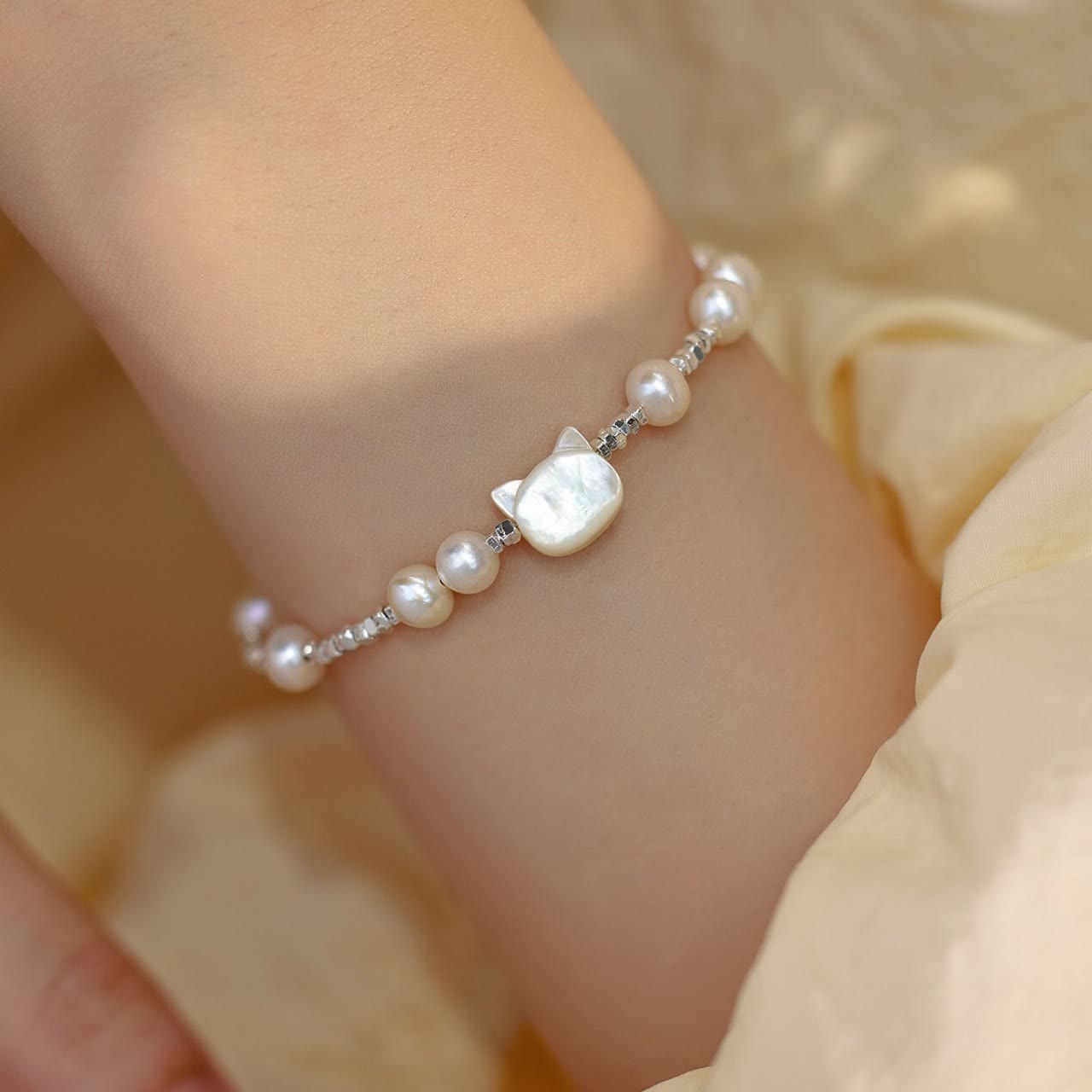 Pearl Cat Head Healing Bracelet with Tridacna Stone & Silver Chain