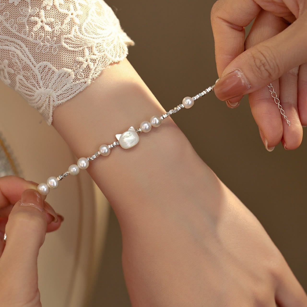 Pearl Cat Head Healing Bracelet with Tridacna Stone & Silver Chain