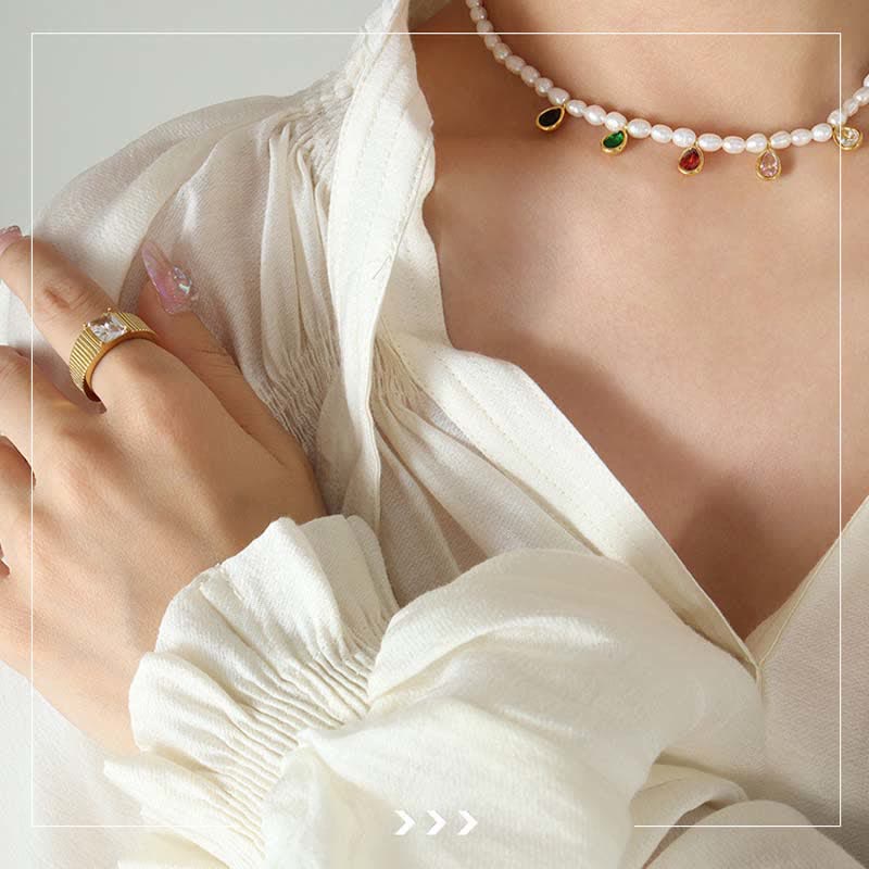 Pearl Purity Necklace Pendant with 18K Gold and Crystal