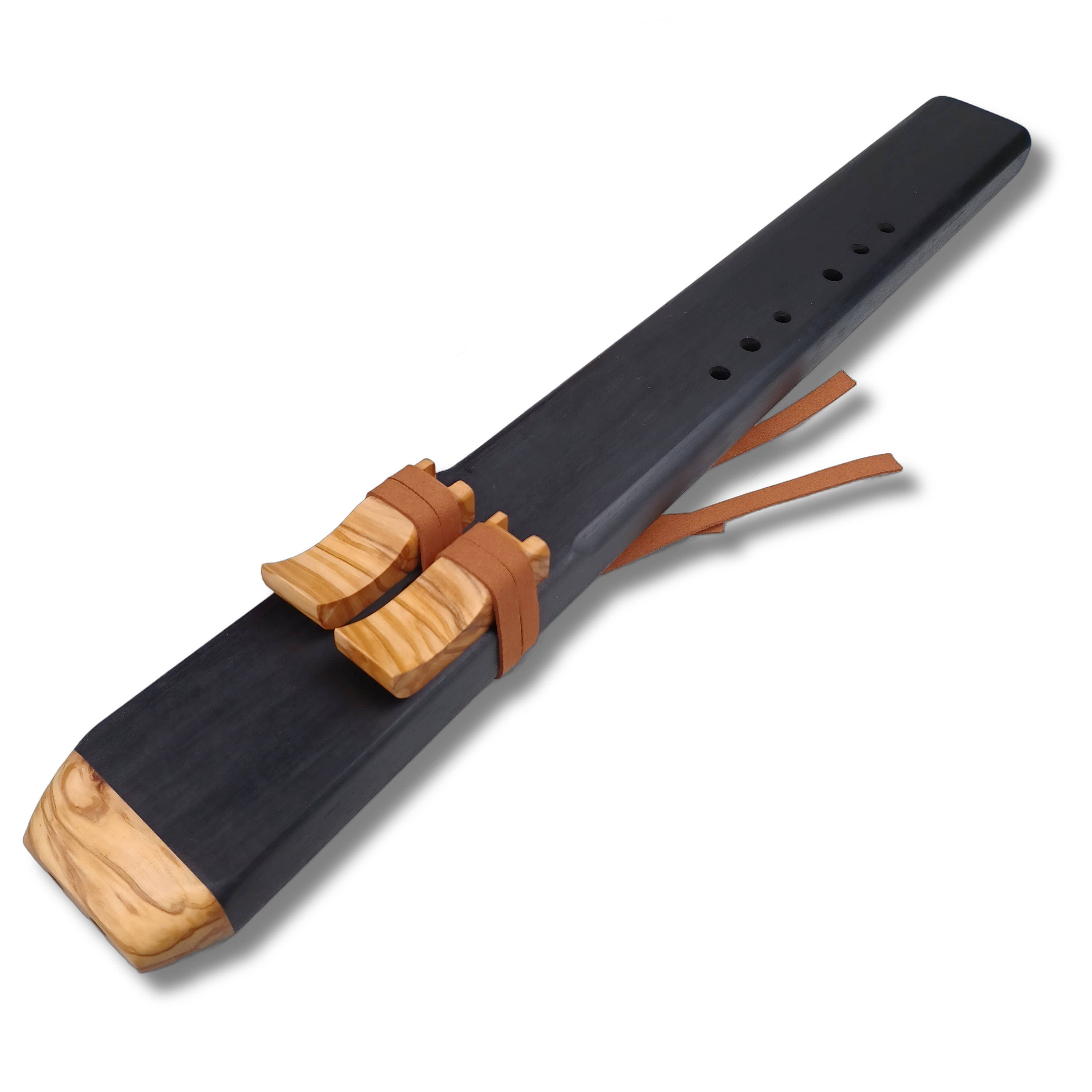 Black leather guitar strap with wooden elements for Samaru Drone Flute G Low D Saraifo-Wood