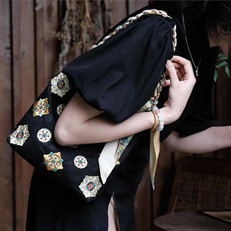 Satin Su Embroidered Crossbody Bag in Green – Elegant Yoga Tote