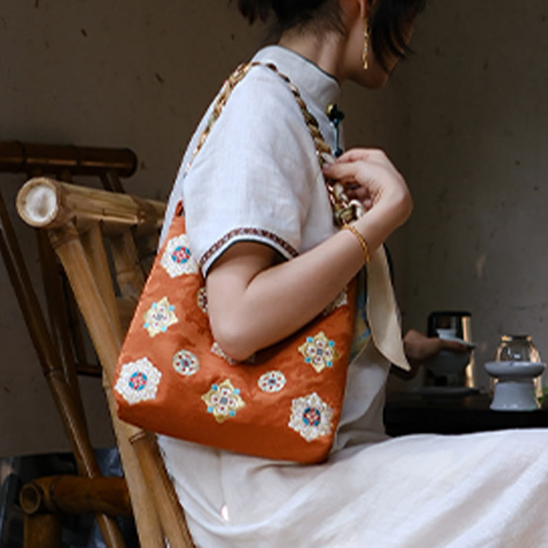 Satin Su Embroidered Crossbody Bag in Green – Elegant Yoga Tote