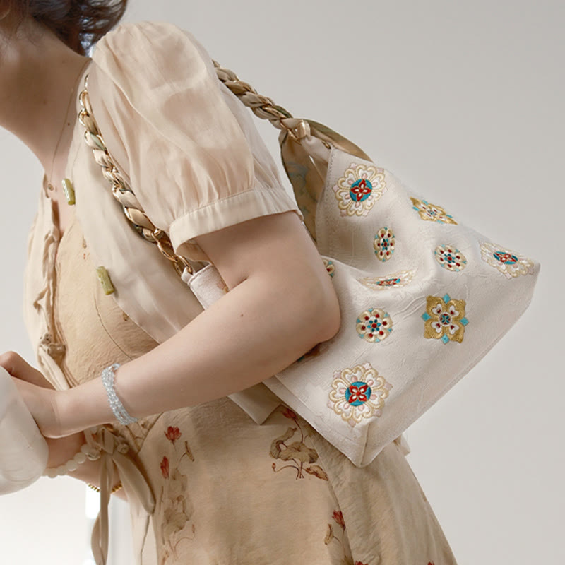 Satin Su Embroidered Crossbody Bag in Green – Elegant Yoga Tote