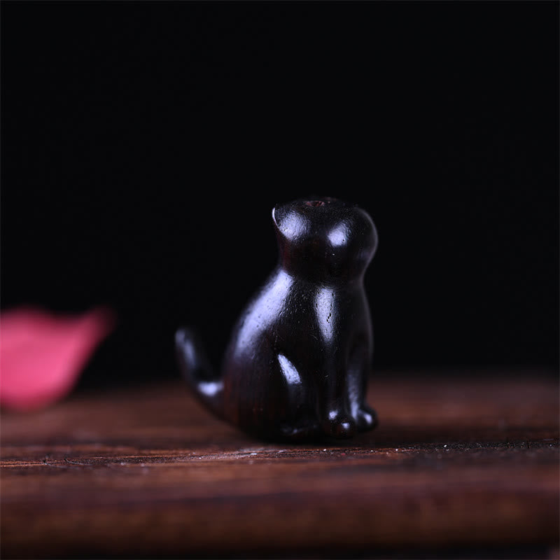 Small Leaf Red Sandalwood Lucky Mini Cat 3.2cm Decor