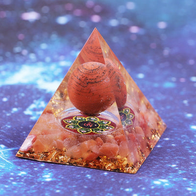 Strength and Courage Agate Pyramid - Meditation Accent
