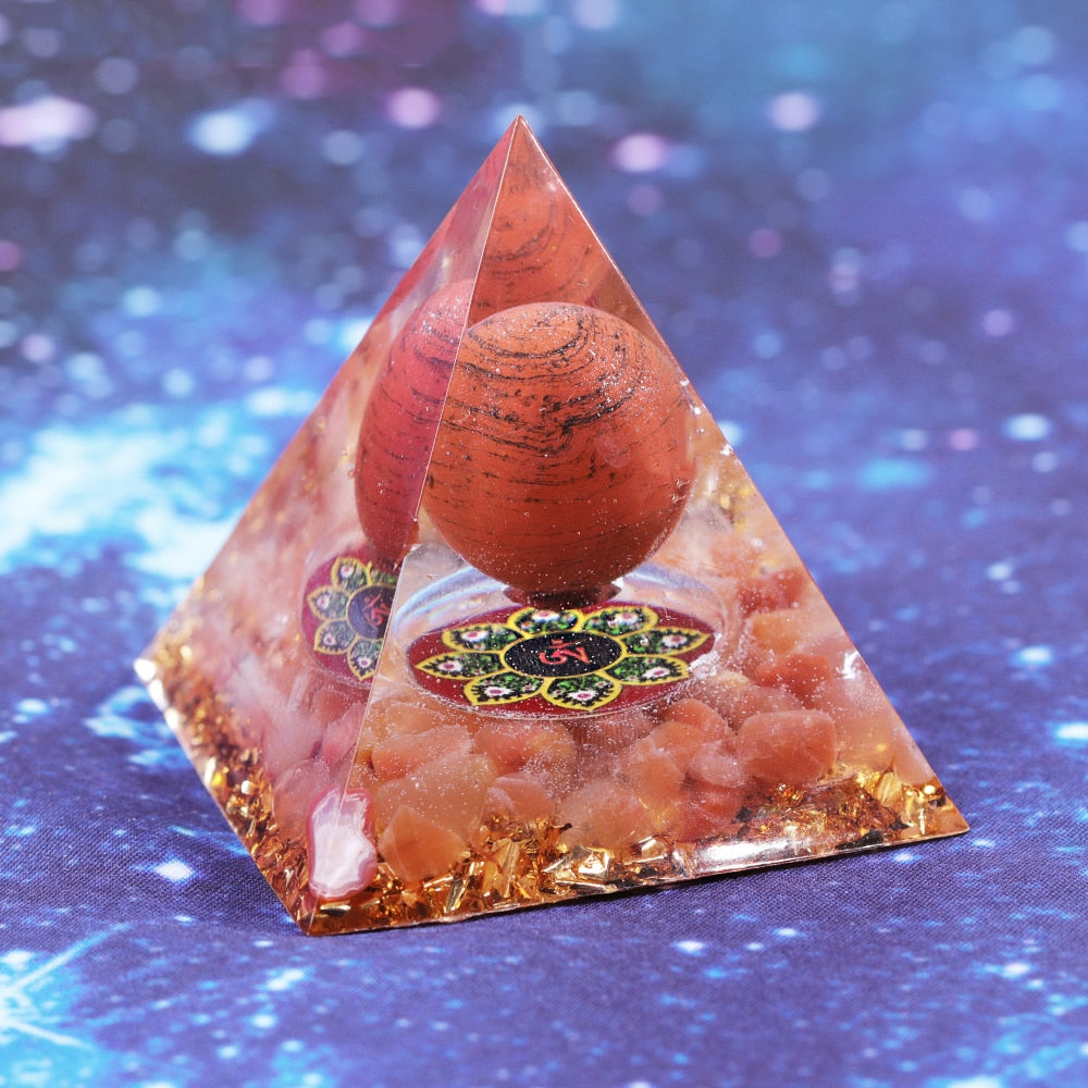 Strength and Courage Agate Pyramid - Meditation Accent