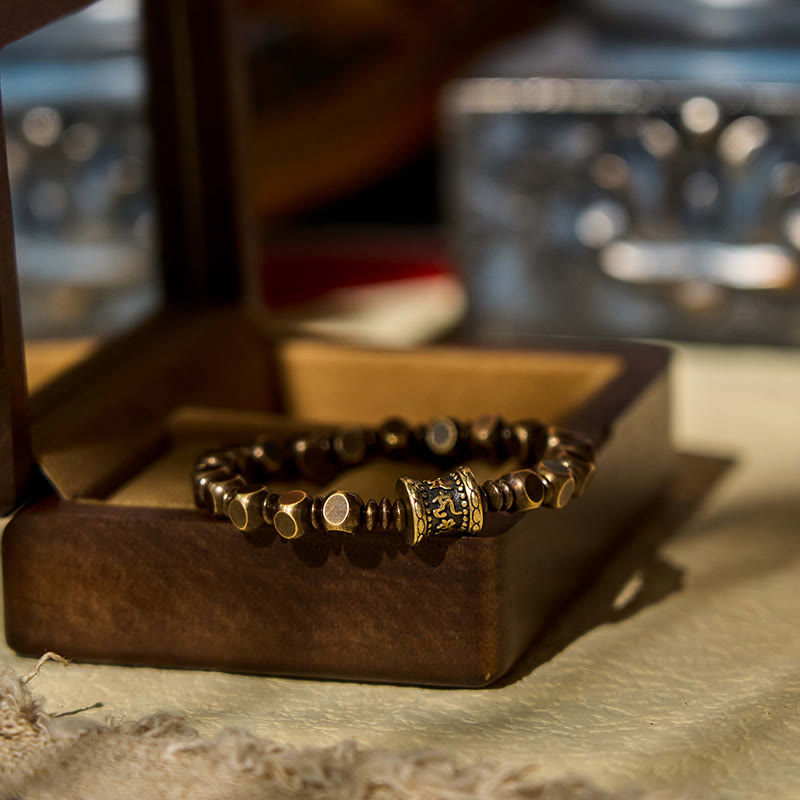 Unisex Om Mani Padme Hum Brass Focus Bracelet