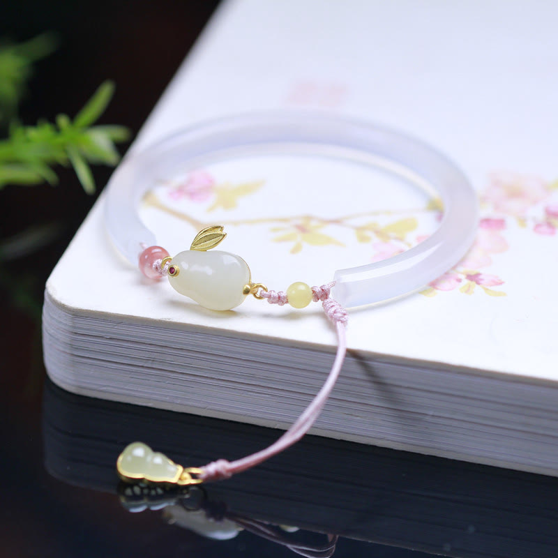 White Agate Hetian Jade Rabbit Bracelet for Positive Energy